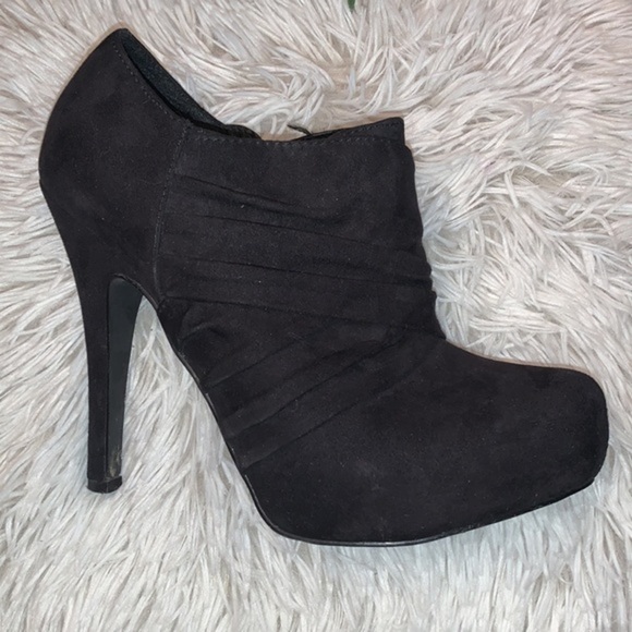 GUESS BLACK SUEDE STILETTO BOOTIE LADIES SIZE 6 1/2 - Picture 3 of 12